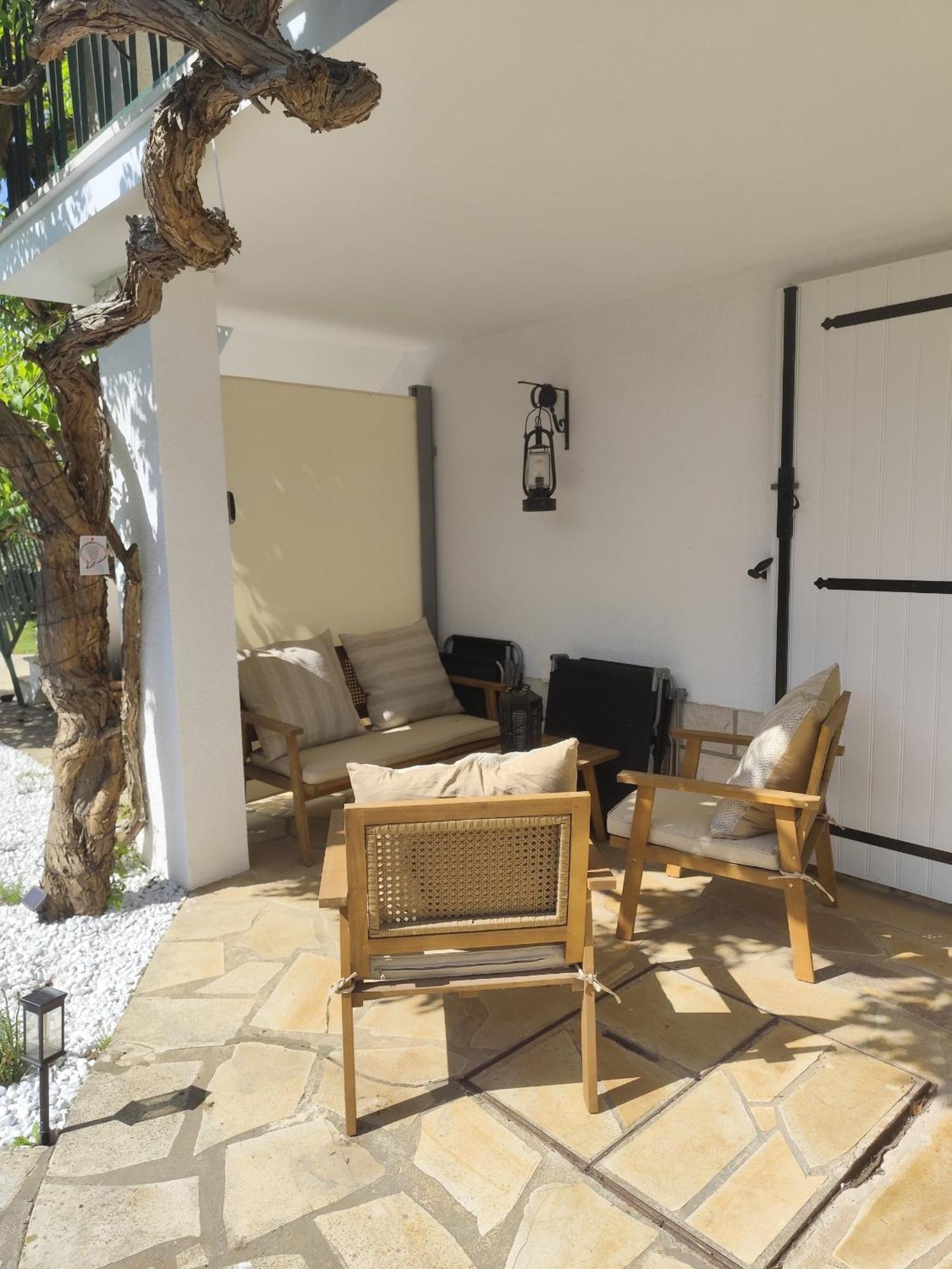 Au 9Eme Art Apartment Ла Рошфуко Екстериор снимка